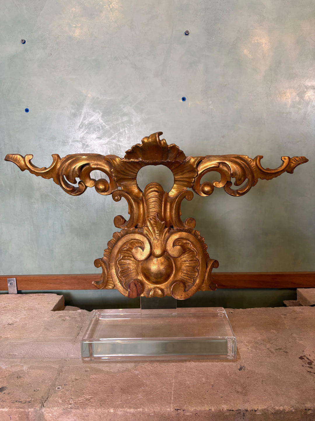 18th Century Italian Baroque Giltwood Cartouche Fragment