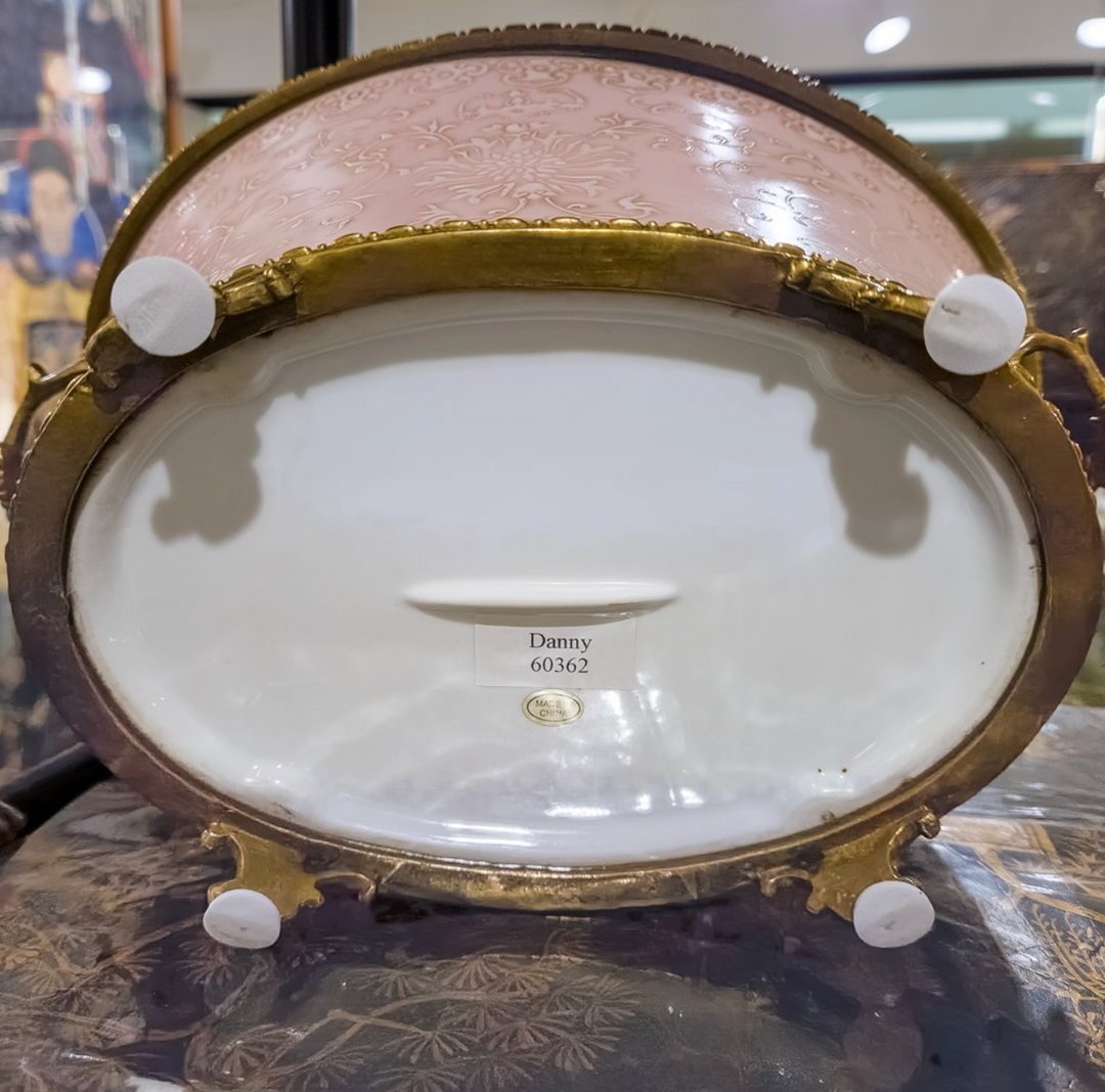 Danny's Fine Porcelain Planter 60362