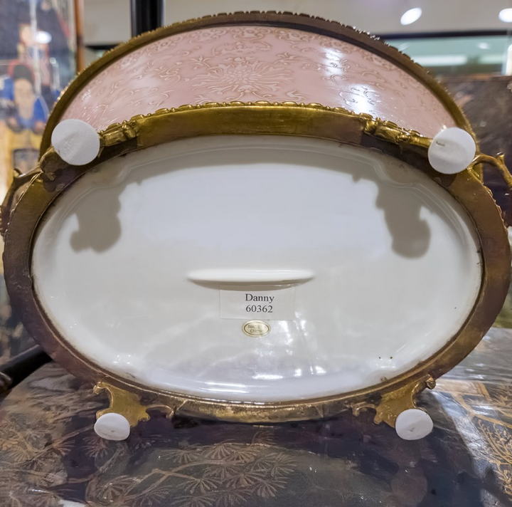 Danny's Fine Porcelain Planter 60362