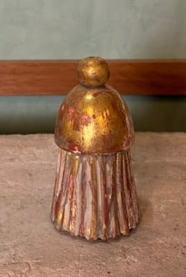 18th Century Italian Baroque Giltwood Tassel Fin