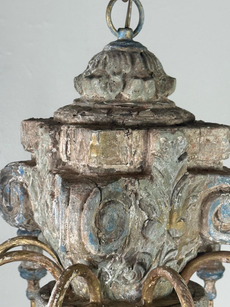 18th Century-Style Italian Carved Wood and Gilt Six-Light Chandelier