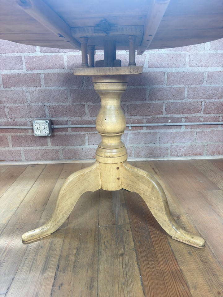 19th Century Swedish Gustavian Tilt-Top Table in Bleached Pine