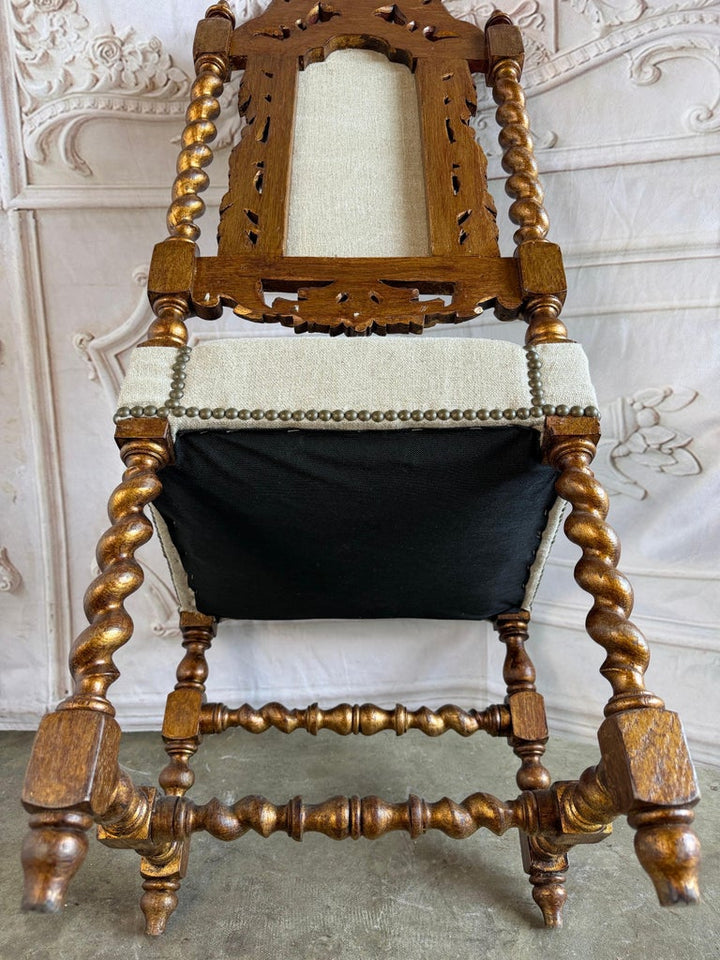 Set of 10 chairs Italian Renaissance Revival Polychrome Giltwood Dining Chairs