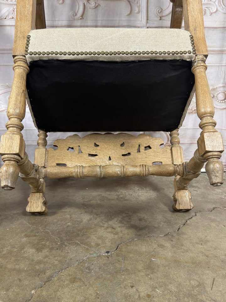 Pair of Exceptional Spanish Baroque Throne Armchairs with Hand-Carved Lion Heads