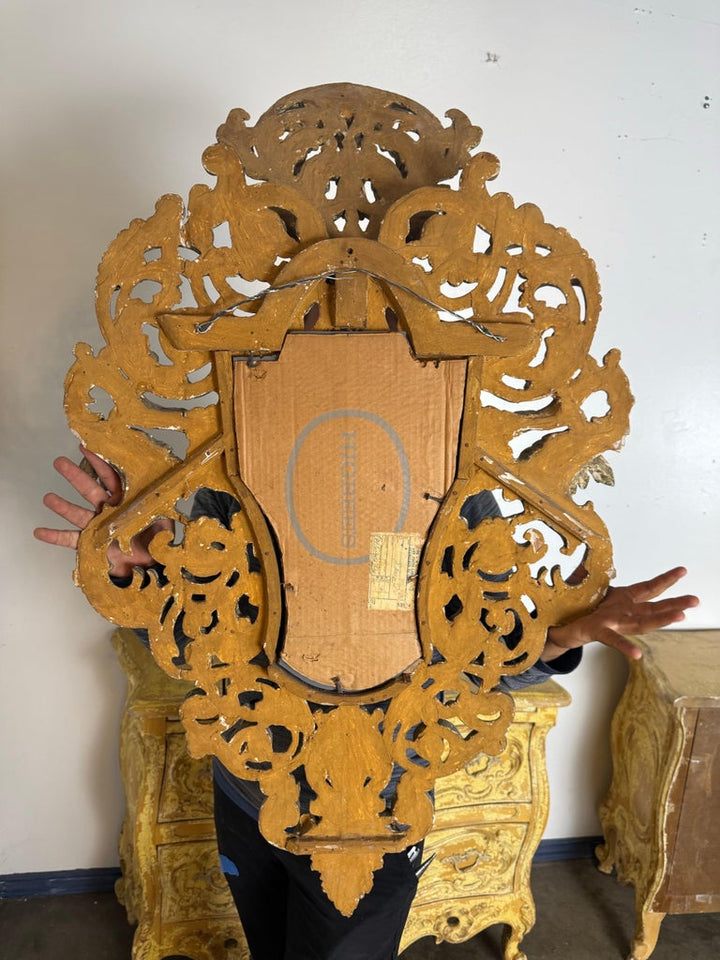 19th-Century Italian Baroque-Style Carved and Giltwood Mirror