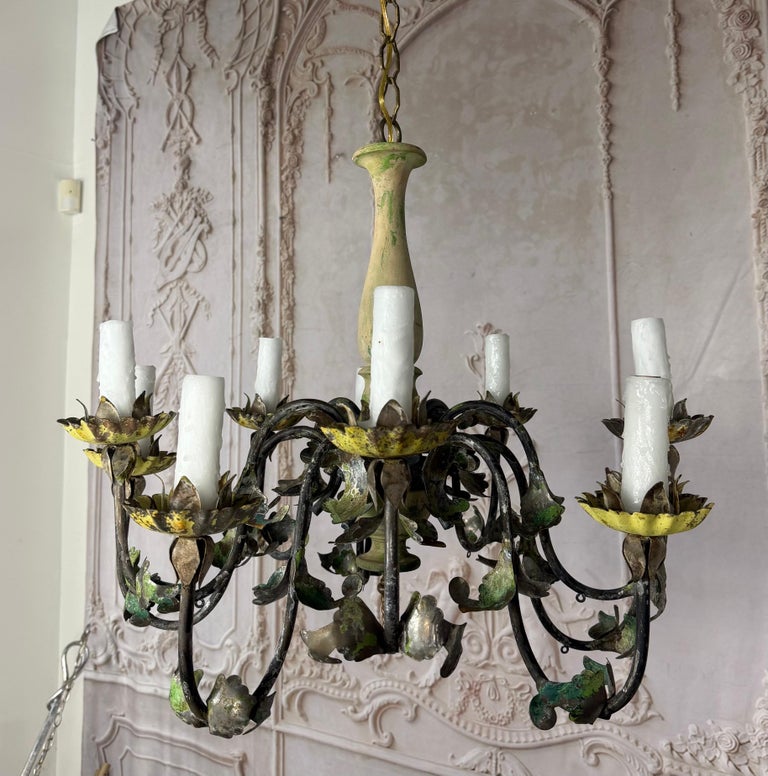 Italian Tole 10-Lights Florentine Chandelier with original Polychrome Patina