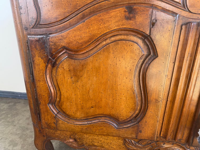 18th Century French Louis XV Provincial Buffet in Solid Walnut