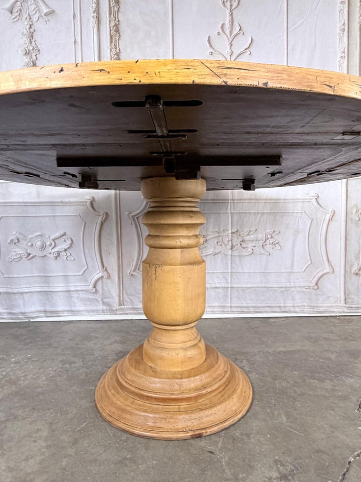 French Provincial Parquetry Drop-Leaf Pedestal Dining Table