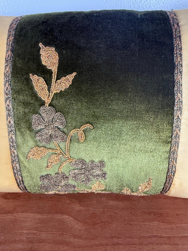 Pair of Custom Pillows with 19th-Century French Metallic Appliqués