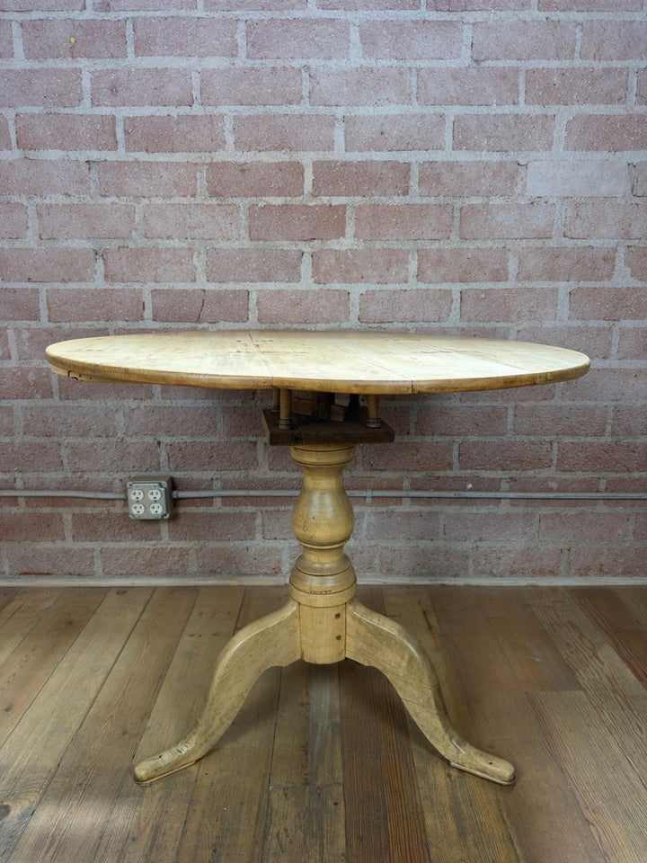 19th Century Swedish Gustavian Tilt-Top Table in Bleached Pine