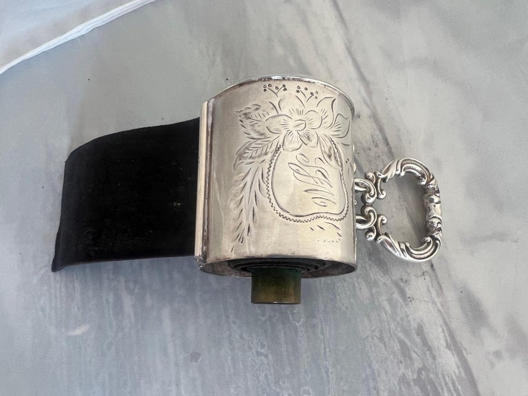 Victorian Style Retractable Razor Strap Enclosed in Silver