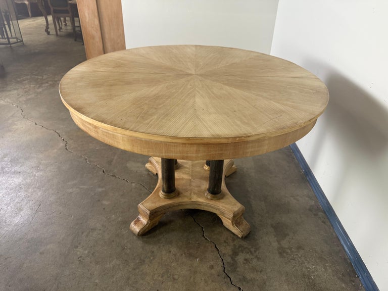 Vintage Expandable Round-to-Oval Dining Table with Pedestal Base