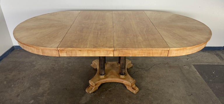 Vintage Expandable Round-to-Oval Dining Table with Pedestal Base