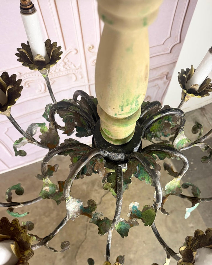 Italian Tole 10-Lights Florentine Chandelier with original Polychrome Patina