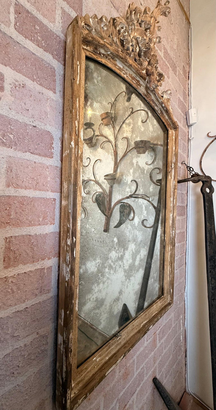 18th Century Italian Baroque Giltwood Mirror with Cherub Crest