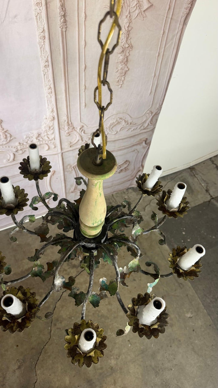Italian Tole 10-Lights Florentine Chandelier with original Polychrome Patina