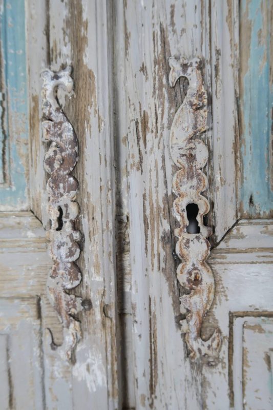 19th Century Pair of French Painted Armoire Doors 7